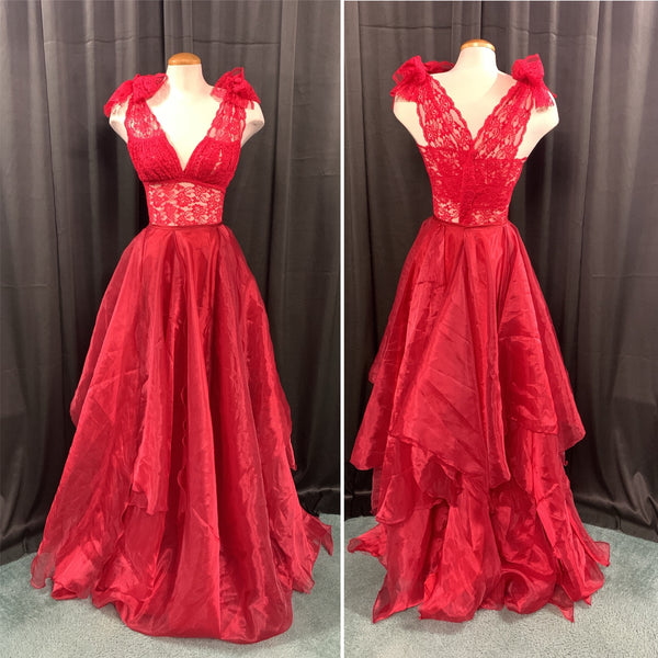 NEW!! RED LACE PROM QUEEN